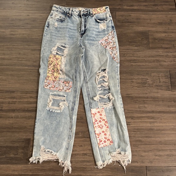 Harper Light Blue Distressed Boyfriend Jeans with Floral Patch - Picture 5 of 8